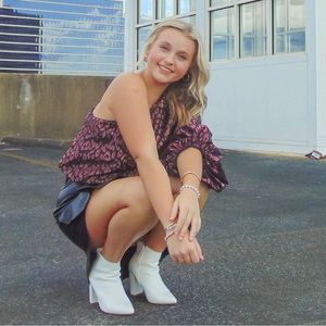 Meet your Posher, Annalise